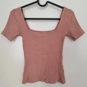 Tröja Pull&Bear S/M - Tröja från Pull&Bear i fint skick. Storlek M men passar även S.