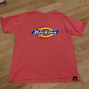 Dickies t-shirt  - Storlek: XS Använd några fåtal gånger 