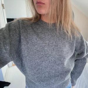 Tjocktröja  - Mysig och snygg tjocktröja från zara, inga defekter ❤️