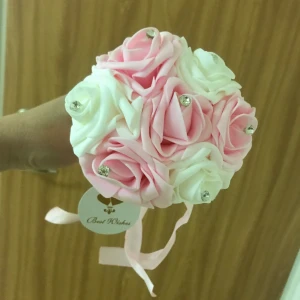 Bröllop Brud Kristall Sidan Satin Konstgjord Bukett  - Mått 22.00*14.00cm  Finns vit , rosa , lila färger kvar  Helt ny 