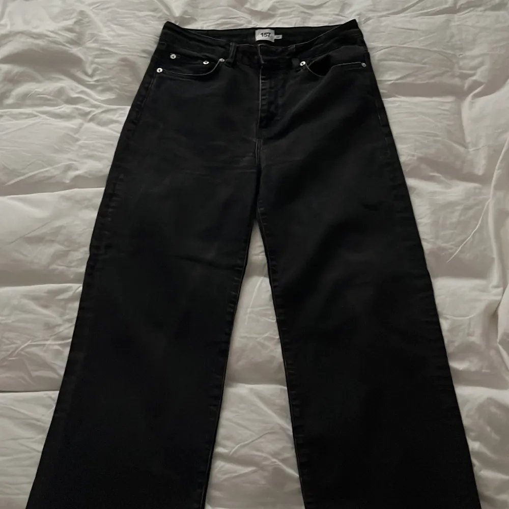 Svarta baggy jeans från lager 157 som aldrig kommer till användning. Som nya (:. Jeans & Byxor.