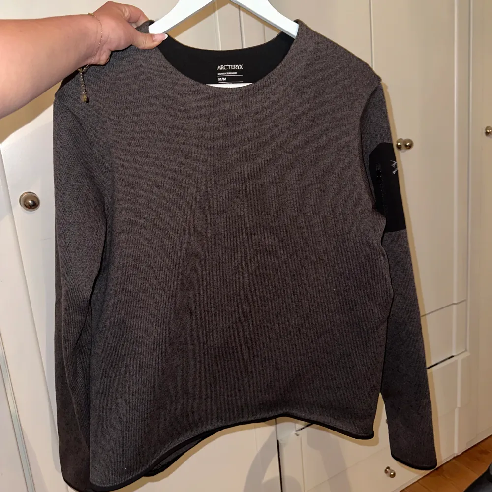 Sweatshirt i fleece från Arc'teryx. Supersnygg, använd ett fåtal gånger! 🙌. Hoodies.