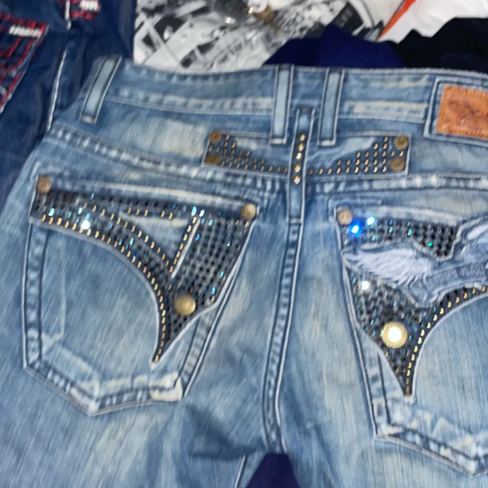 Tvärrr feta Robin jeans **intressekoll** not letting go for cheap 😭🪽🪽🥰🥰😂😂🙏🍇🍇. Jeans & Byxor.