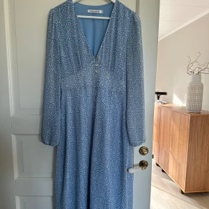 Adoore klänning  - Adoore klänning i fint skick. 