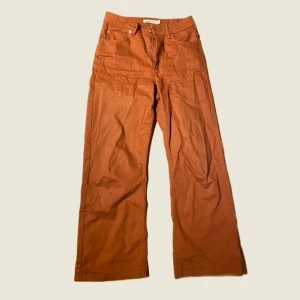 Orangea byxor - Orangea byxor i jeans material