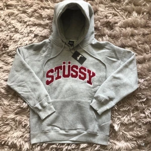 Stussy hoodie str M - helt ny med prislapp inga skador osv 