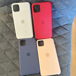 4 st 11 PRO Max original apple skal  - Perfekt skick 