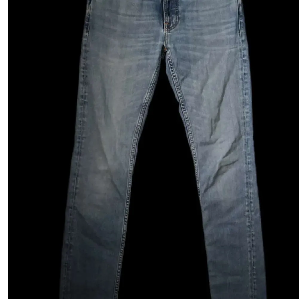 Säljer nu dessa feta nudie jeans i modellen Lean Dean. Storlek W31 L34. Nypris 1500, vårt 349. Jeans & Byxor.