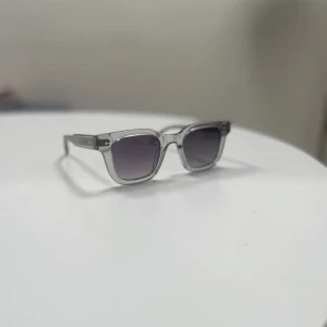 Chimi 04 - Bra skicka chimi 04, har haft dom ca 1år, bra skick men ena bågen är lite mindre trög en den andra och liten repa som knappt syns, säljer dom billigt för har flera nya chimis hemma i lager