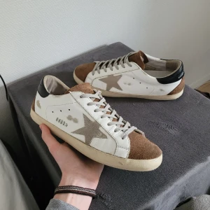 Golden Goose skor - Extremt feta Golden Goose skor! Cond 9/10, enbart skorna därav det låga priset! 