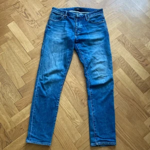 Neuw Jens  - Jeans i gott skick