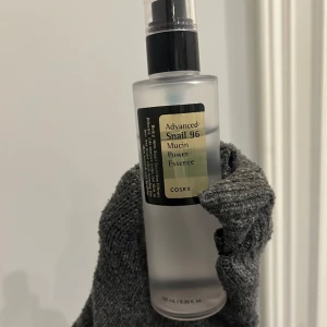 Hudvård - Säljer mitt ”Snigelslem” från Cosrx, då den inte fungerade på min hud. Ni ser på bilderna hur mycket som är använt