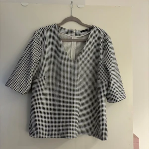 Topp - Jätte fin topp, aldrig använd 🤍