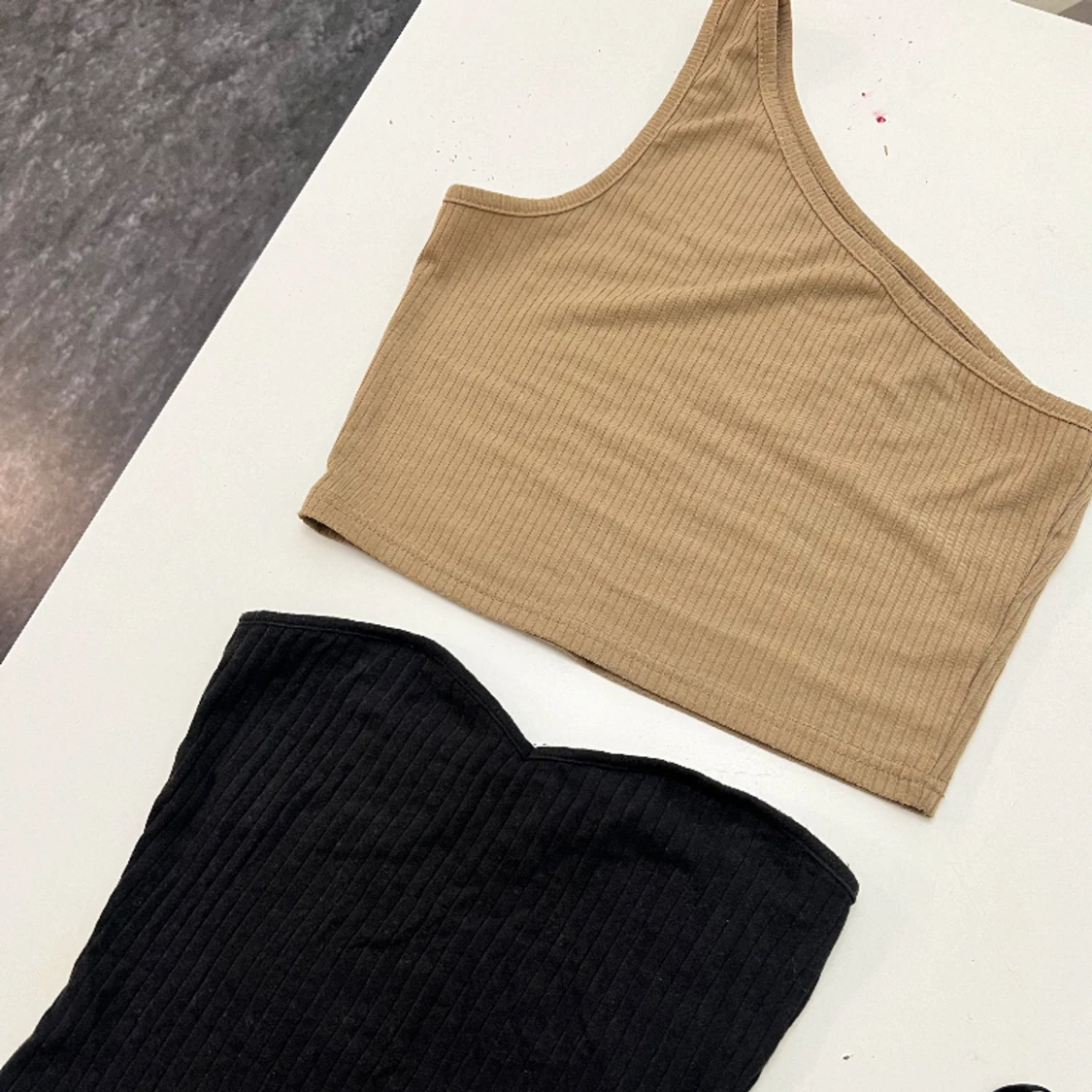 Brun och svart topp, paketpris 