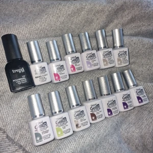 Nail polish - Alla är oanvända och oöppnade, säljes då vi har för mycket i salongen. Styckpris, Billigare vid köp av fler! Skriv för fler bilder eller info🥰 
