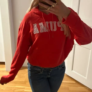 Puma hoodie - Röd hoodie från Puma, fint skick! Storlek XS❤️