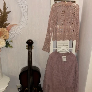 Nytt med lapp! Exklusiv broderier spets blus topp med tyll kjol i antik rosa balklänning - Storlek S/ M