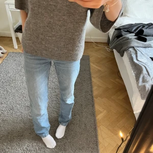 Icon jeans - Säljer dessa fina icon jeans från lager 157 i ljusblå färg🫶🏻