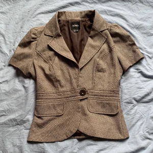 Kavajblus - Blus i fin kvalité. 