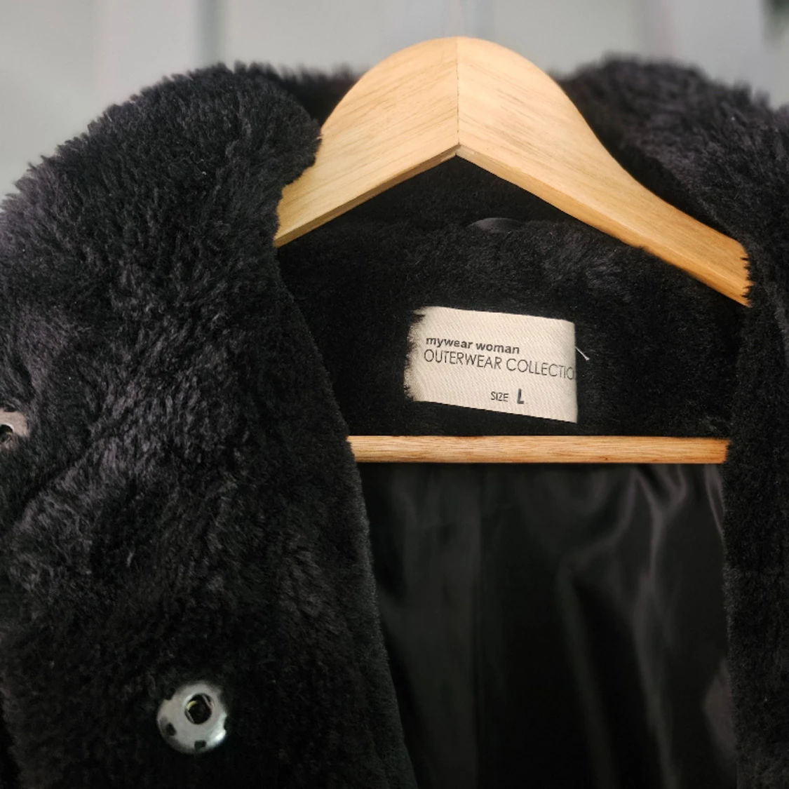 Svart mjuk fuskpäls - 90