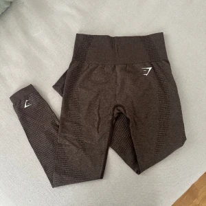 Gymshark vital seamless 2.0 bruna träningstights  - I färgen Brown marl, storlek S. Aldrig använd. Nypris 549. Säljer för 290kr. 