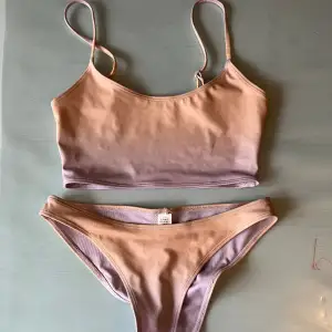 Bikini i aprikos/lila ombre med hög midja. Endast använda två gånger <3