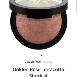 golden rose highlighter - ny i kartong. endast testad 1gång med borste men märkte direkt att det va fel färg. köpt utomlands (ca 250kr). nyans 106