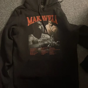  2pac hoodie - Säljer min 2pac hoodie, använder knappt den längre, pris kan diskuteras 