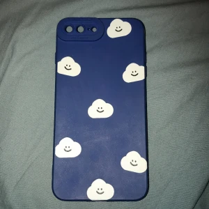 Mobilskal iPhone 7 Plus  - iPhone 7 Plus mobilskal som jag säljer eftersom jag inte använder den längre🫶🏼🤍 kontakta först om du vill köpa!💗