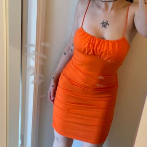 Fest klänning  - för mer info eller bilder dm mig😚