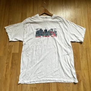 Vintage new york T-shirt - En cool gammal new york tisha Storlek XL så riktigt baggy fit:)