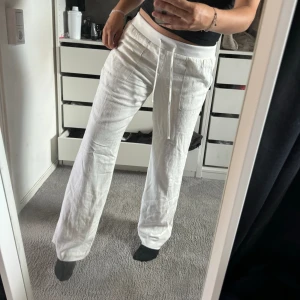 Linnebyxor  - Så snygga linnebyxor från Nelly! Helt nya endast testade då ja beställde två stycka💕 Nypris: 500 kr 