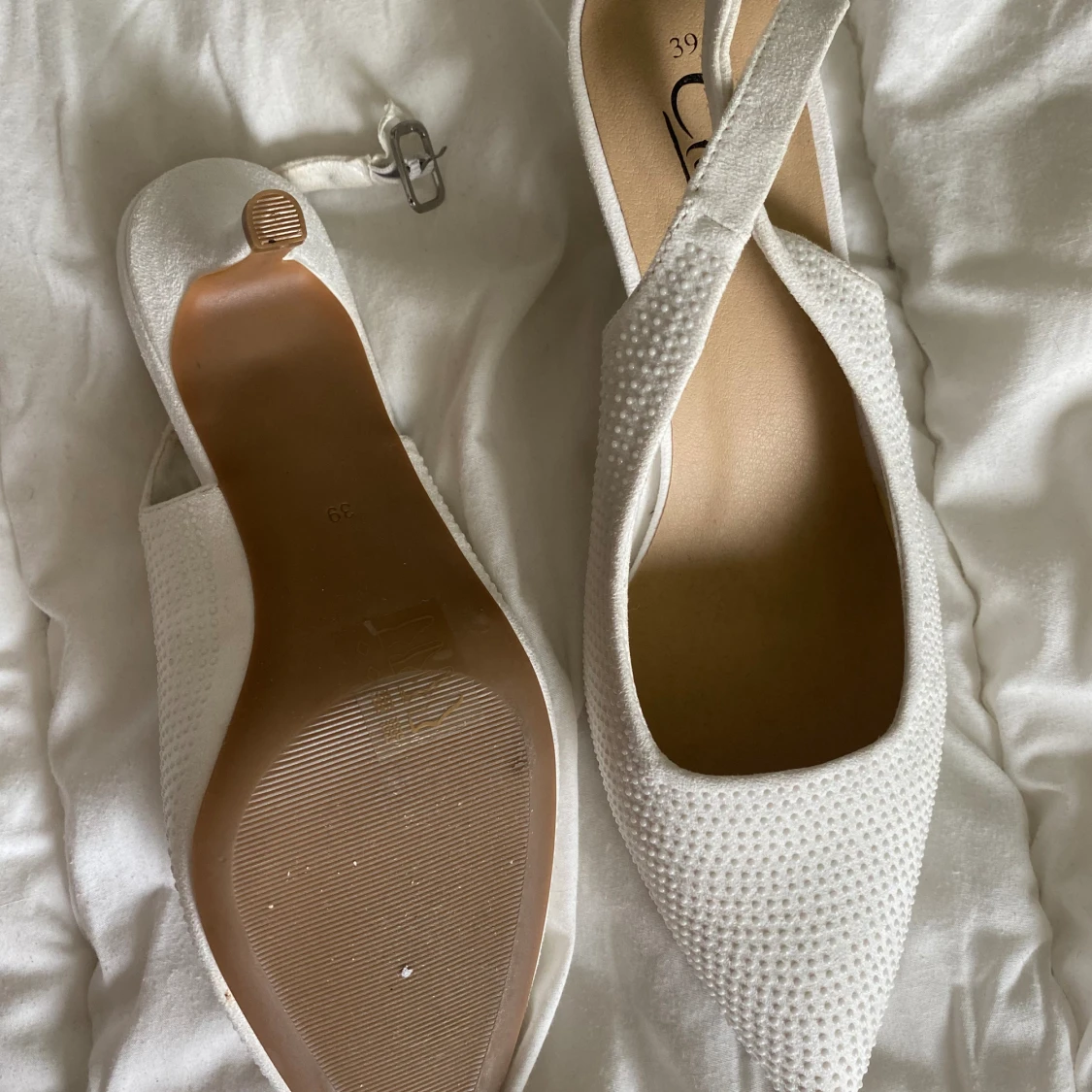 Klackskor med pärlor - 90
