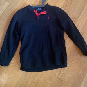 Ralph lauren tröja - Bra skick pris kan sänkas vid snabb affär 