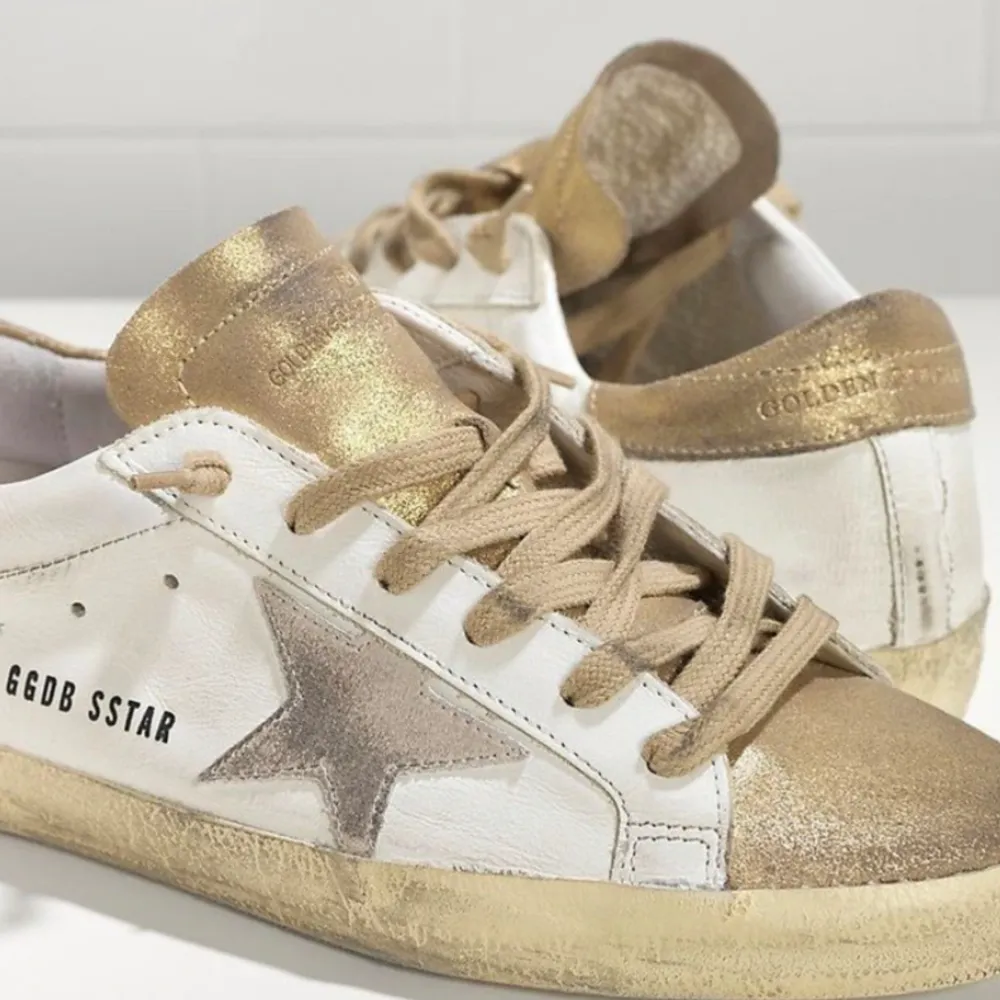 Golden goose i storlek 37 i bra skick, bara att skriva vid frågor!😊. Skor.