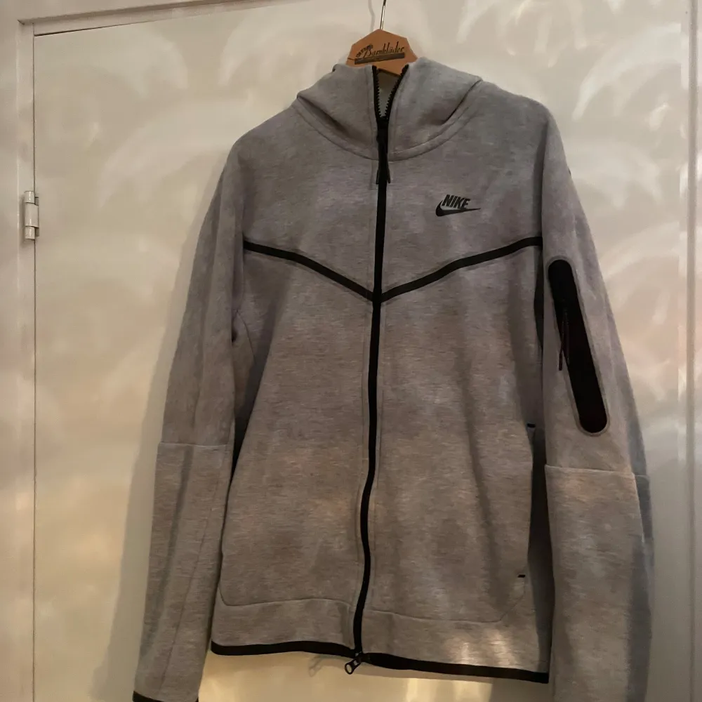 Riktigt snygg Nike tröja i storlek s. Hoodies.