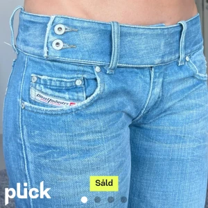 Diesel jeans bootcut - Hej jag säljer dessa jeans som jag nyligen köpt på Plick! Jag säljer pga att dem var för korta i benen tyvärr men är i superbra skick och jättefina. Bilderna är från hon jag köpte dem av och kan inte ta några egna eftersom de är för små💗