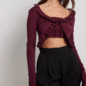 Stickad cardigan - Jättefin topp från Nakd! Prislapp kvar, storlek xs! Kontakta mig innan du trycker på köp nu💕
