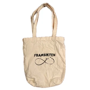 Totebag - Mycket fint skick, inga brister.