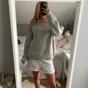 Grå stickad  - Grå stickad tröja