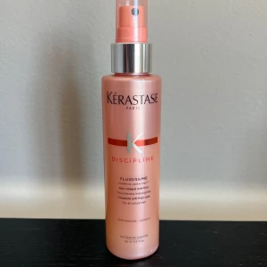 Kerastase Spray Fluidissime - SE BILD 3 att den är oanvänd 🥰 - Gör håret lättare att & hantera - Ger antifriss-skydd i 72 timmar - Gör föning & snabbare och lättare - Ger värmeskydd för håret - Omedelbar mjukhet och glans