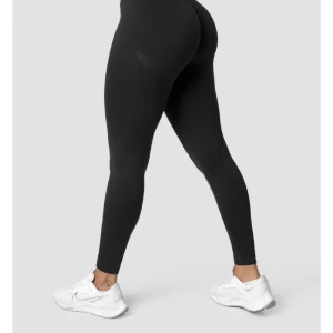 ICIW tights med scrunch  - Endast prövade och supersnygga tights från icaniwill. Tyvärr var de lite stora för mig med jag är säker att någon annan kommer att älska dem 🥰‼️ NYSKICK!! Ordinaire pris: 799kr