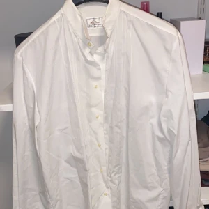 Skjorta  - Superfin skjorta. Används en gång. Köpare står för frakt 