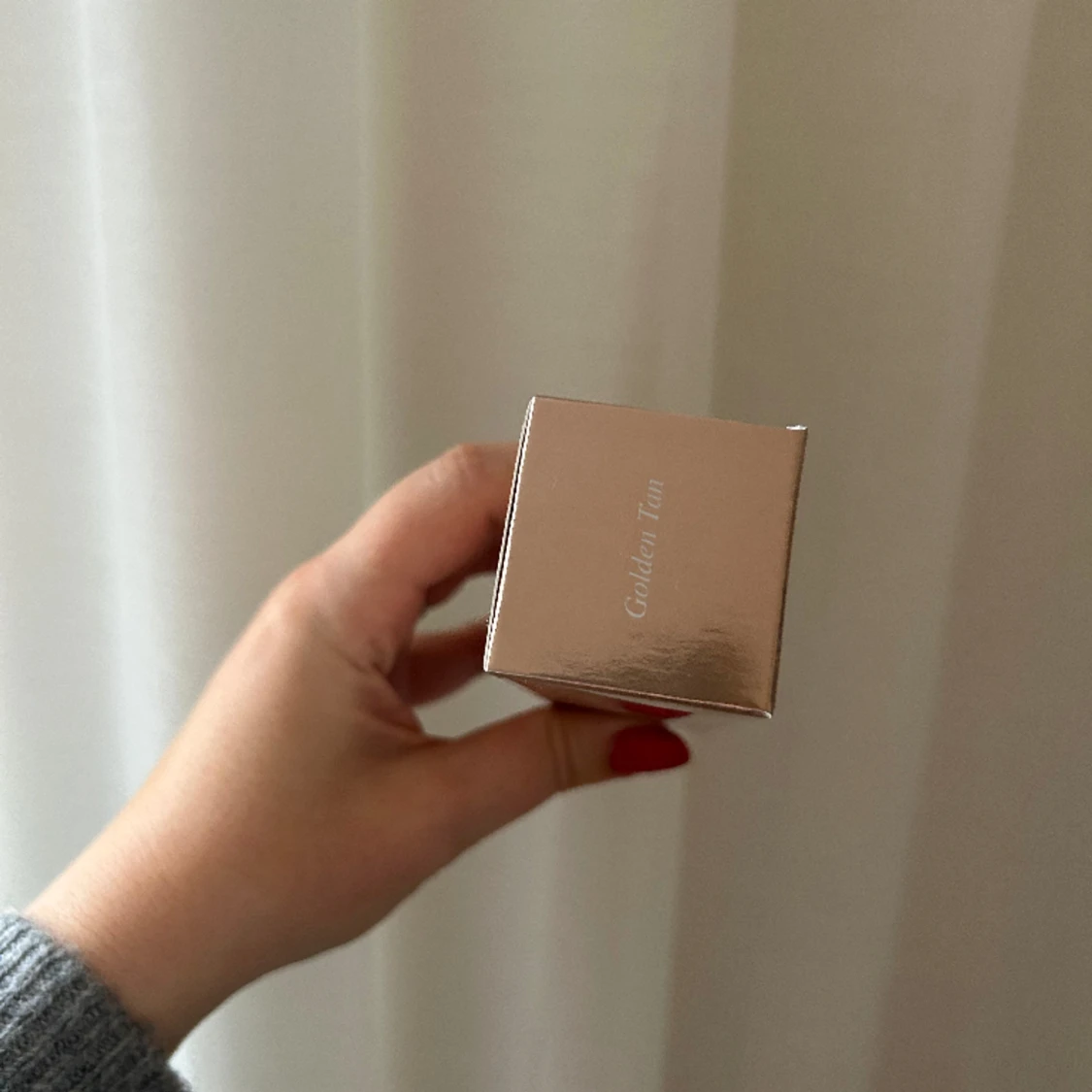 Oöppnad Caia Body Glow - 90