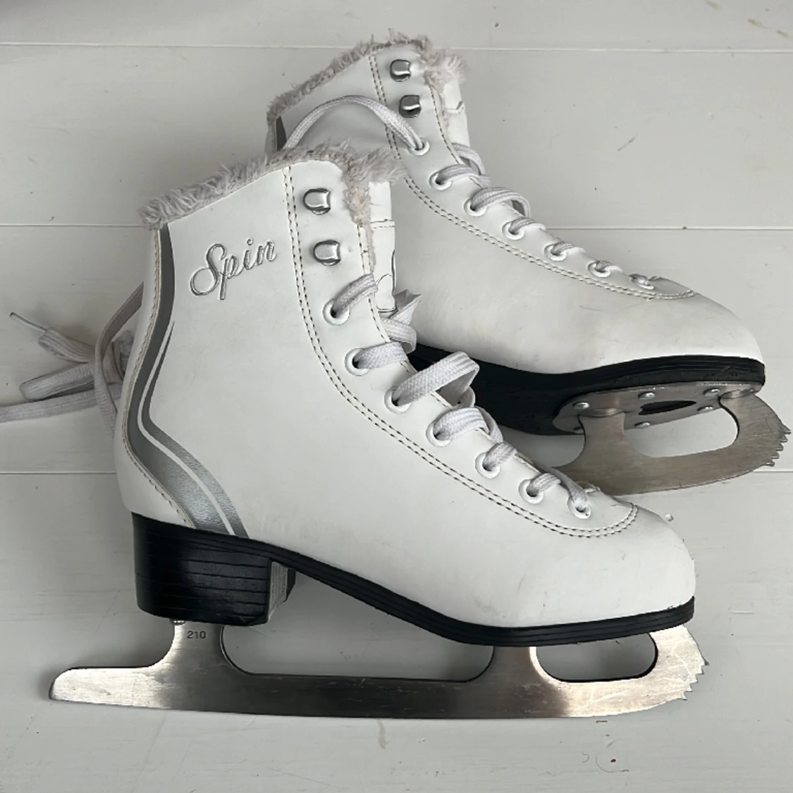 Skridskor st 33
