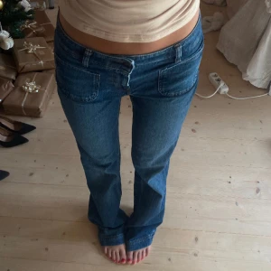 Jeans - SUPER snygga tyck gärna köp nu!! Innerbens längd: 86, midjemåttet: 36❣️❣️