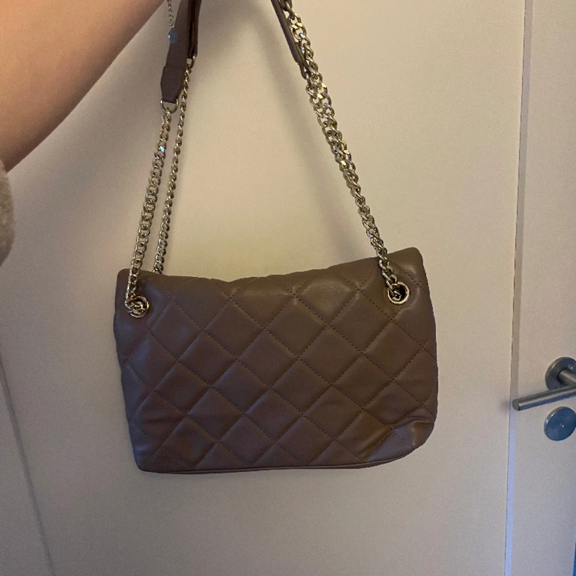 Valentino by mario väska  - 90