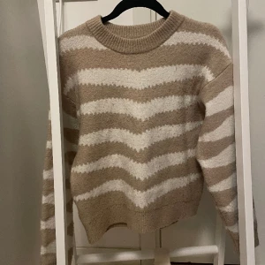 Randig Tjocktröja - Randig tjocktröja från mango 