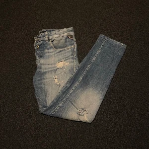 Replay Jeans - | Replay Jeans | Storlek: 31/32 | Skick: 8/10 | Nypris: Ca 1400kr | Vårt pris: 599kr |