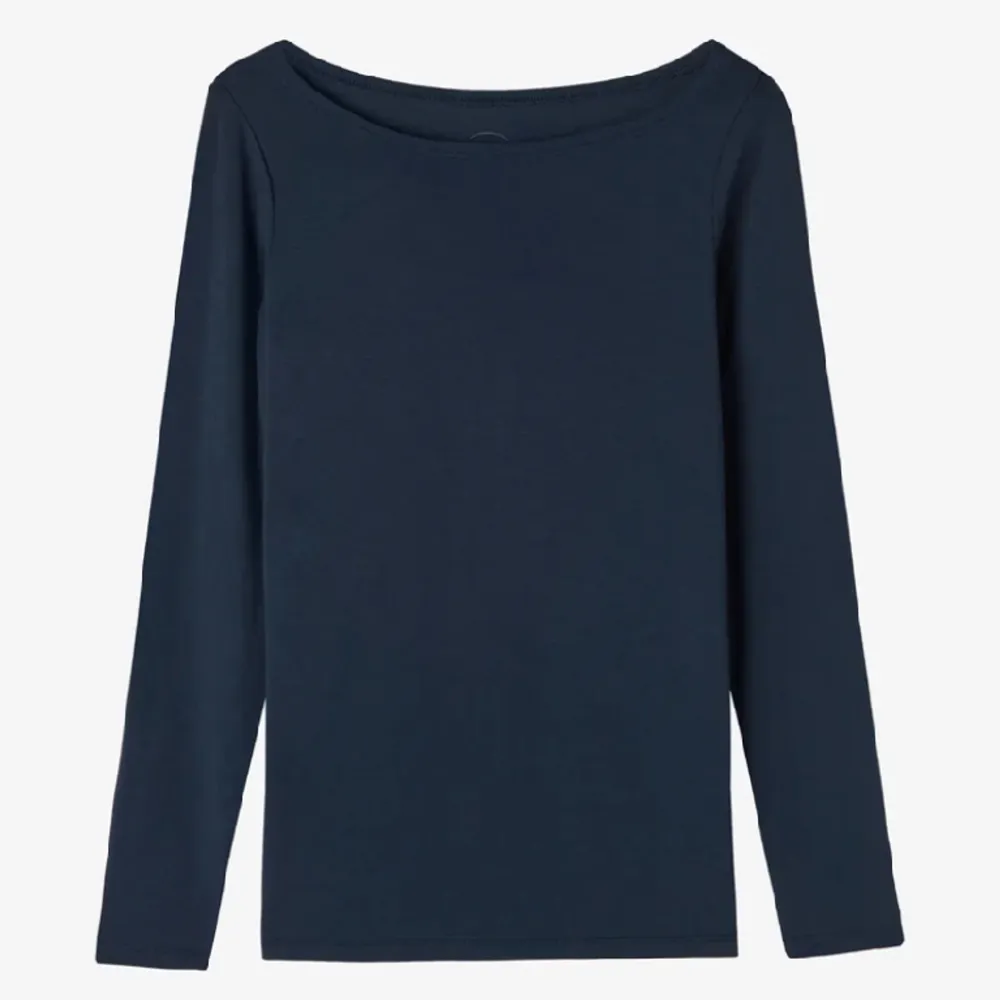Blå intimissimi tröja, inga hål, nyskick!💗 Storlek M Säljer pga för stor 280kr +frakt . Tröjor & Koftor.